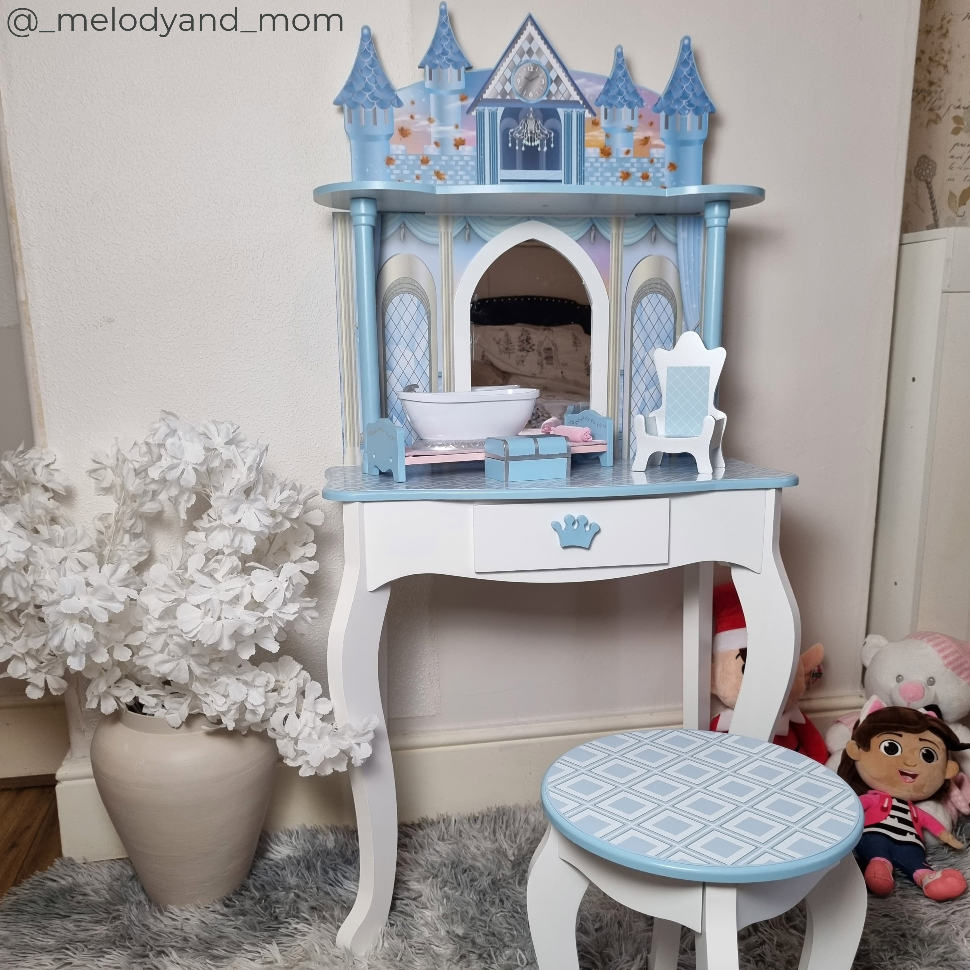 ヨ*ん様 テンプルトンライ、ジョニードラム 、キングスカウンティ　4本セット Fantasy Fields Kids Dreamland Castle Vanity Set with Chair and