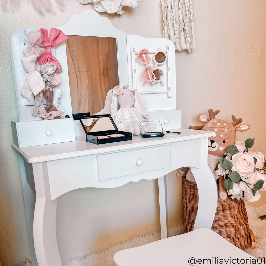 Teamson Kids Wooden Kids Vanity Table and Stool Set, Brilliant White, Modern Pretend Play Set with Shatterproof Acrylic Mirror, 3 Storage Drawers, Jewelry Hooks Little Princess Anna