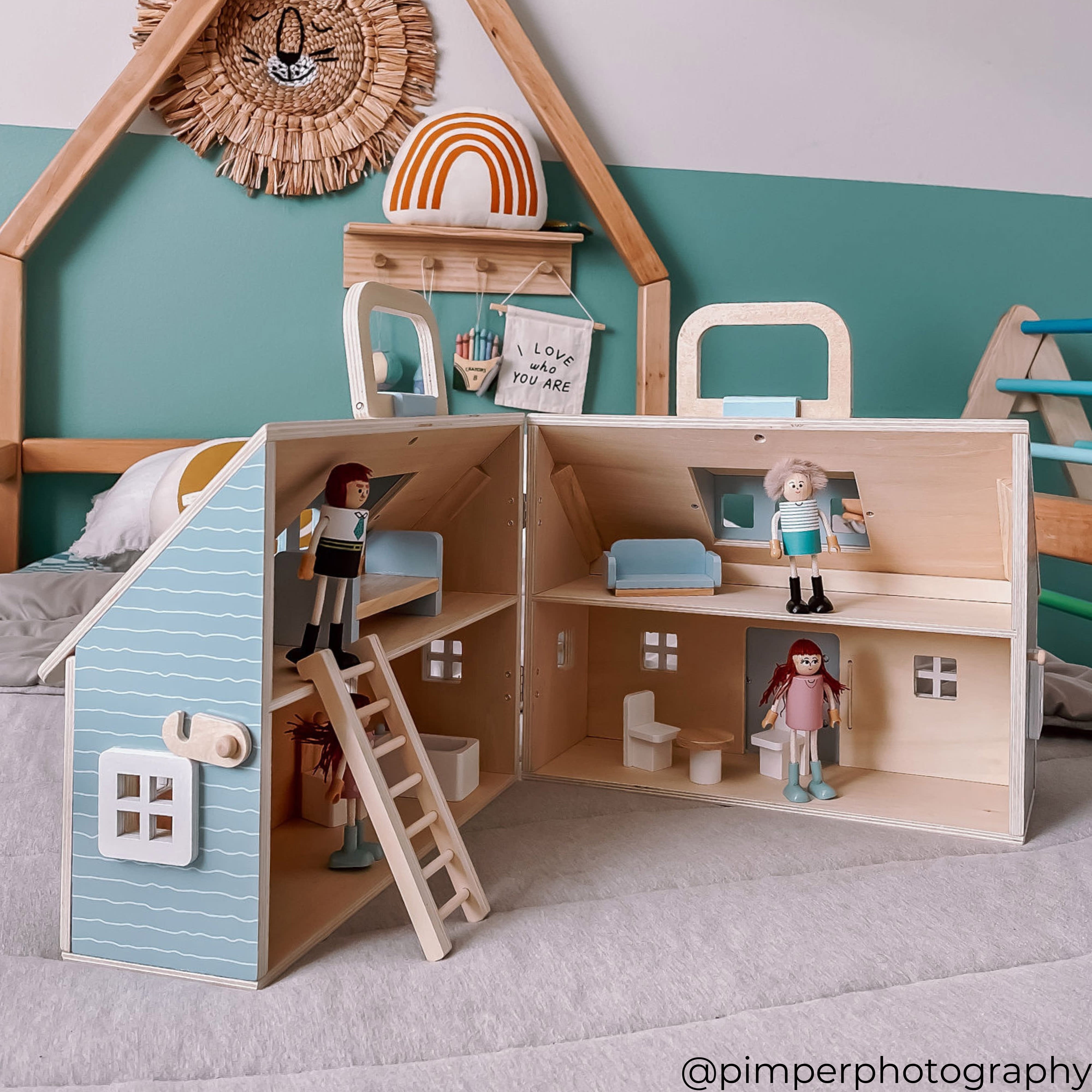 Olivia's Little World Quaint Portable Dolls Cottage & Accessories