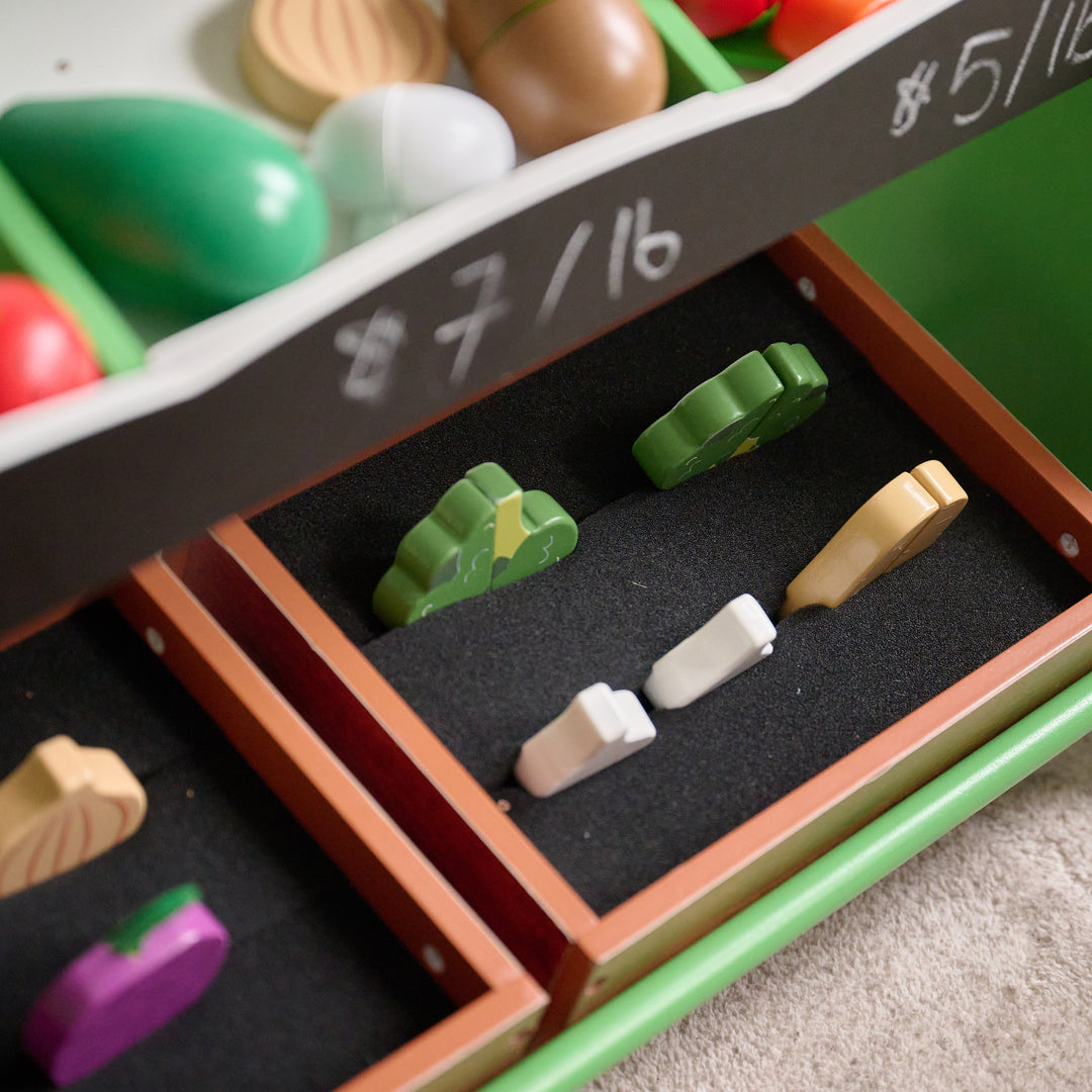 Vermont Farmers Market Stand with Interactive Accessories & Vegetables