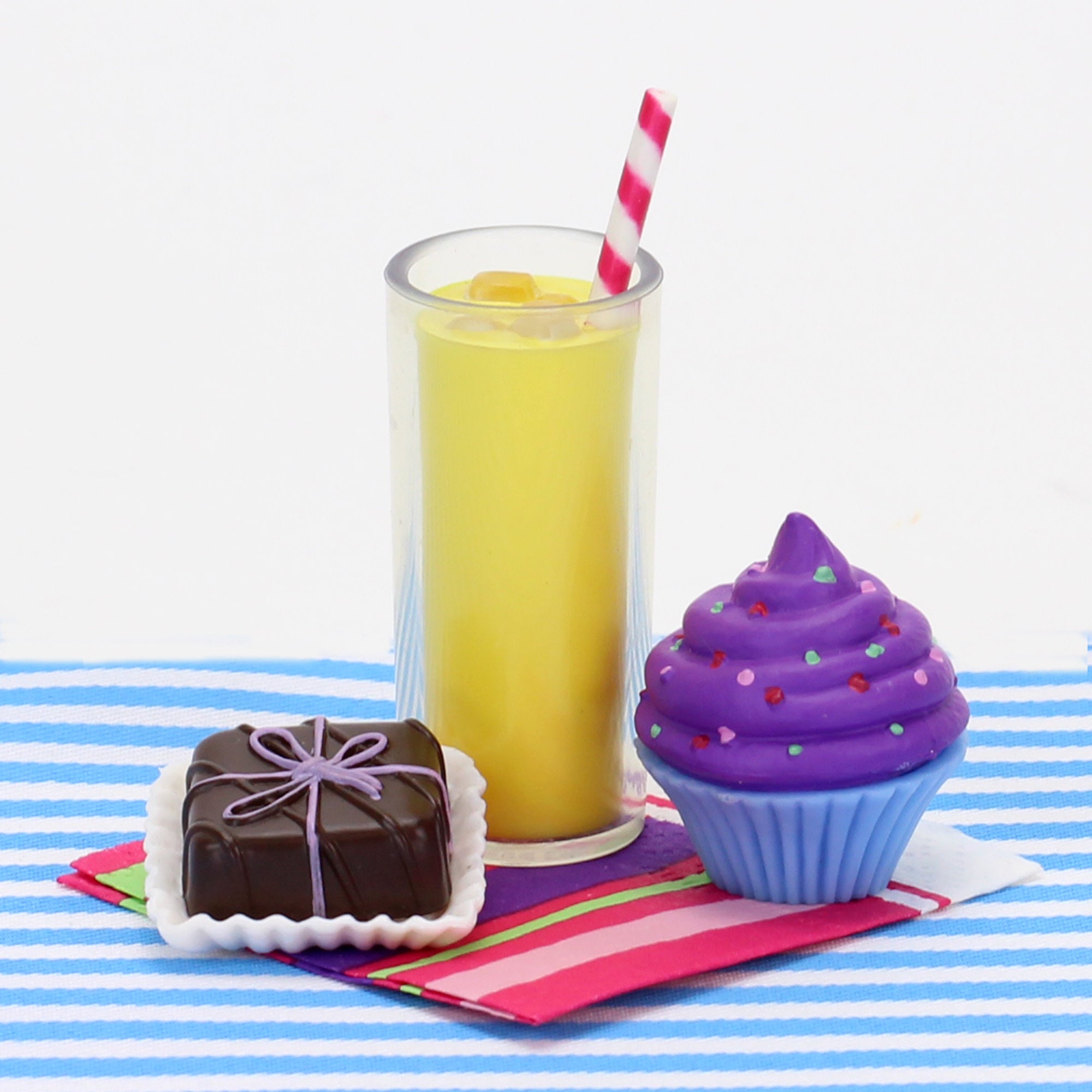 Sophia's 21 Piece Desserts and Lemonade Set for 18'' Dolls