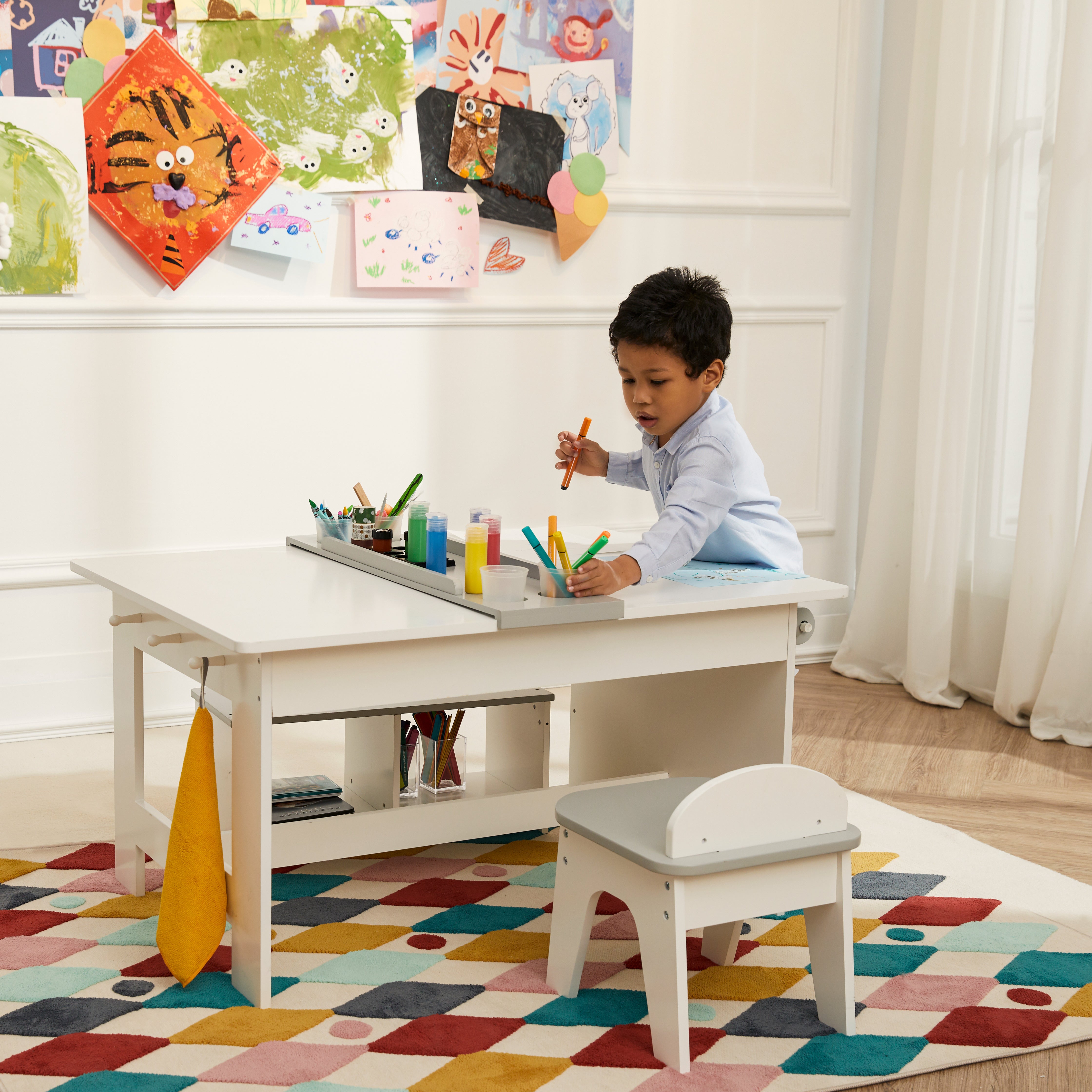 Fantasy Fields Little Monet Art Table with Paper Roll, Stool