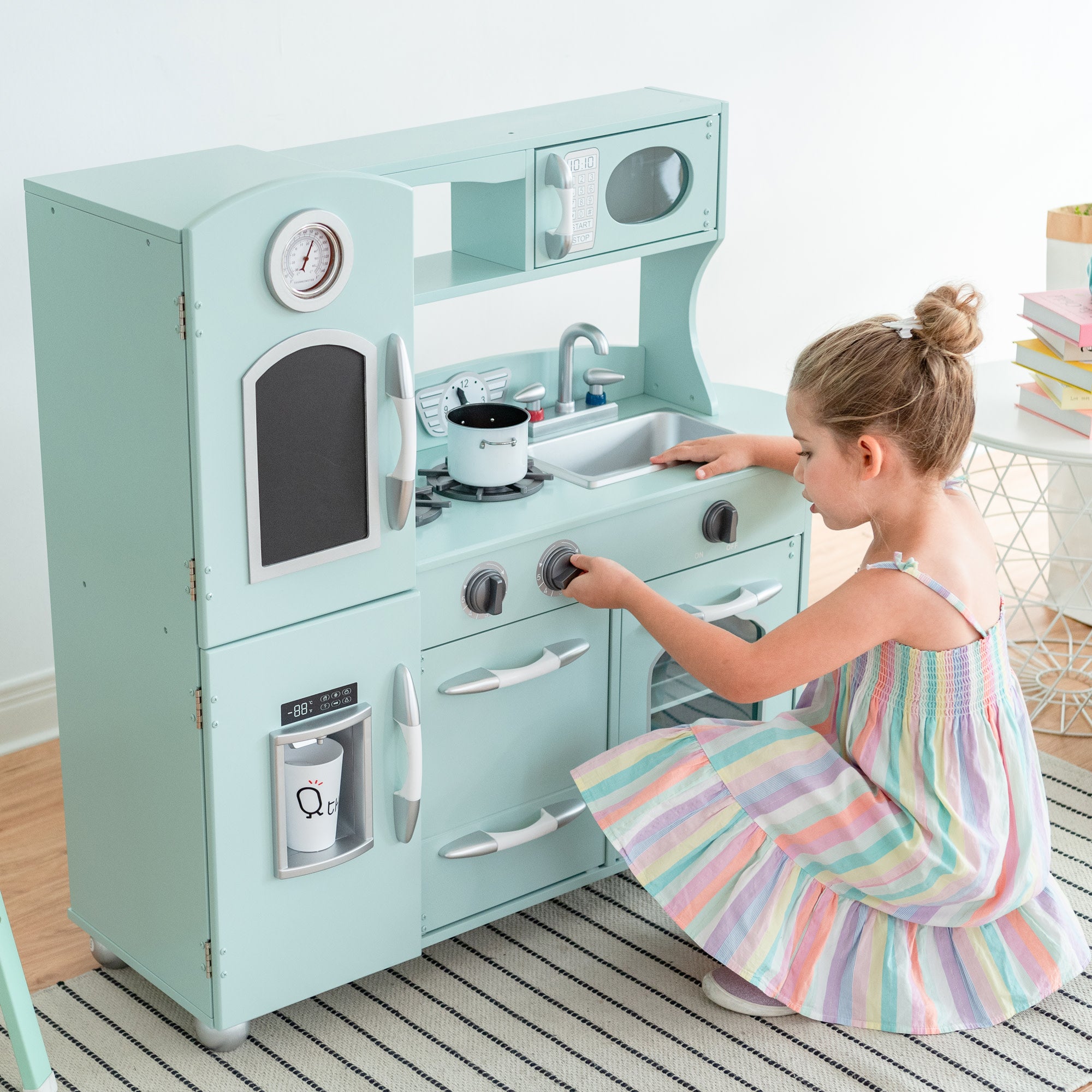 Retro store kitchen playset